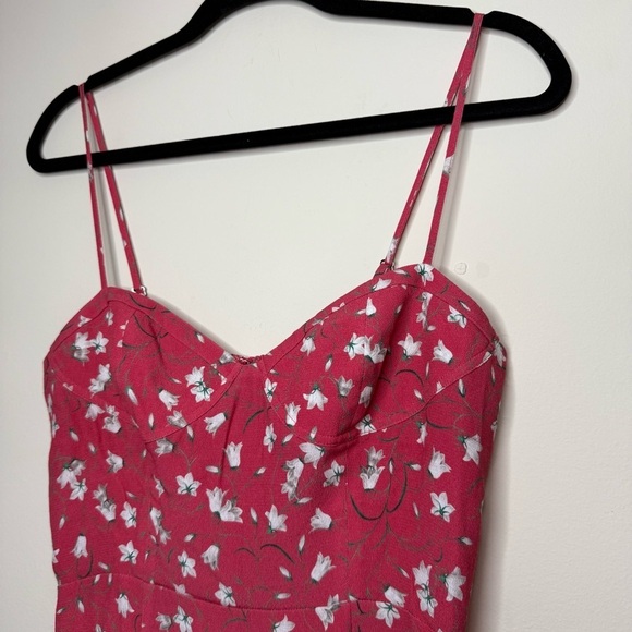 ARITZIA SUNDAY BEST Viola Cottagecore Floral Thigh Slit Midi Dress in Cerise - Picture 4 of 11